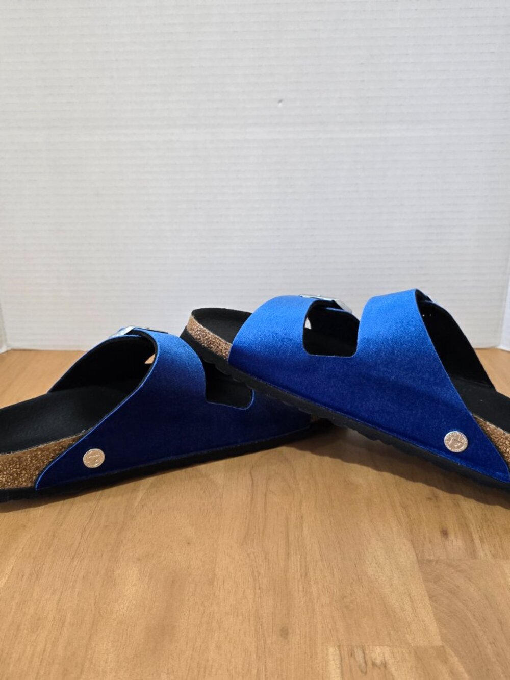 Birkenstock Women's Brilliant Blue Velvet Arizona Rivet Logo Sandals Size 42 NWT - Picture 6 of 9